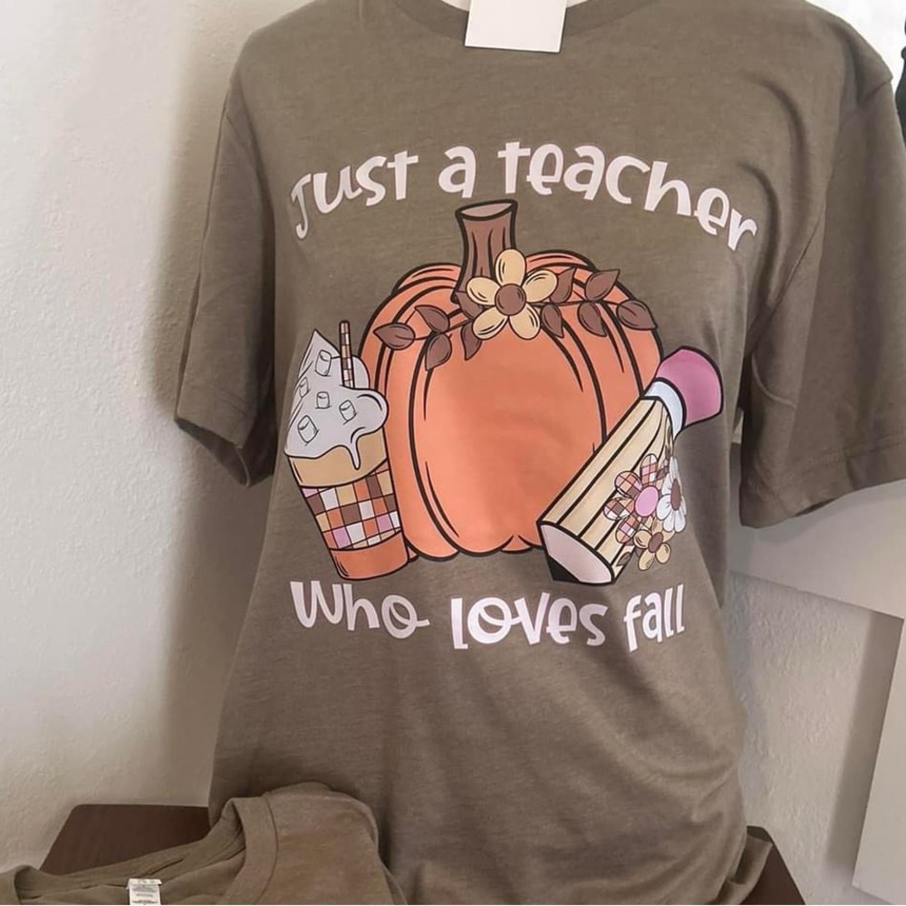 Just a Teacher Who LoVes Fall Bella Canvas Tee NWT